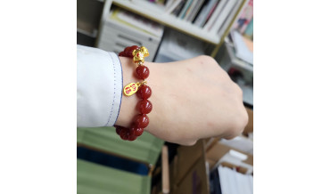 Which Crystal Gemstones Are Most Prosperous for Wealth in the Red Horse Year?